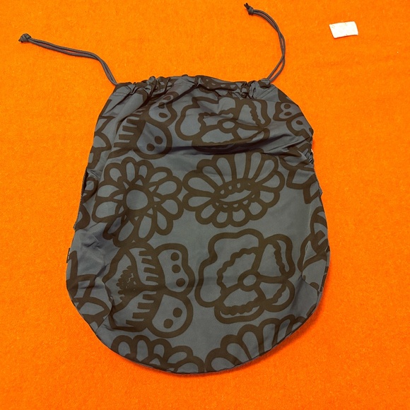 Marimekko and Uniqlo collab navy blue floral drawstring bag NWT - Picture 6 of 8